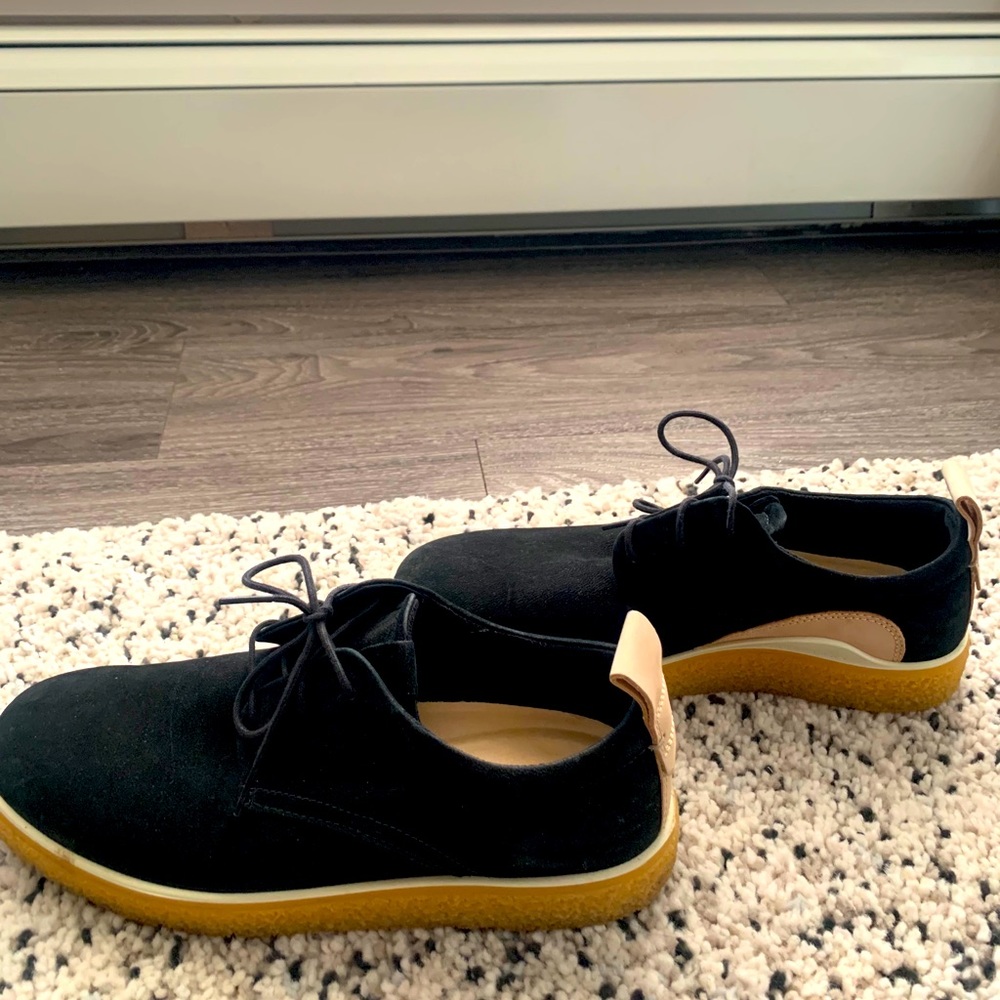 MENS echo suede shoe size 9